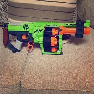 I’m selling this nerf gun